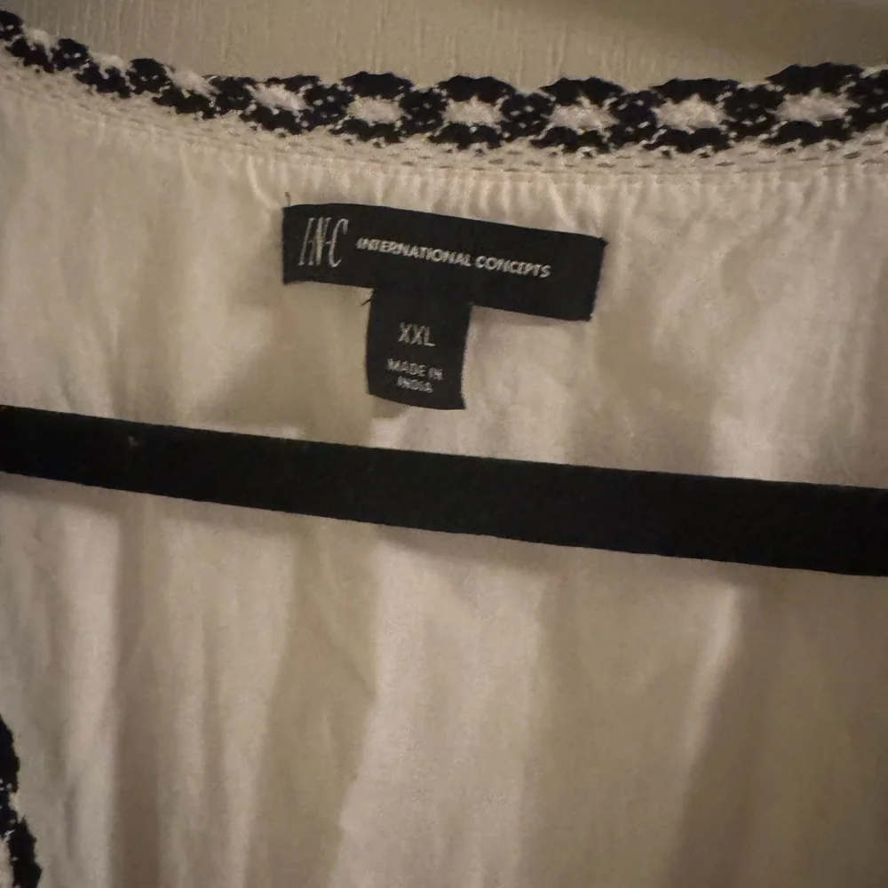 White and Black Trim Dress - Picture 4 of 4